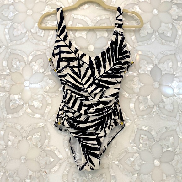 Carmen Marc Valvo Other - Carmen Marc Valvo Tropical Black and White One Piece  with Gold Bead Side Slits